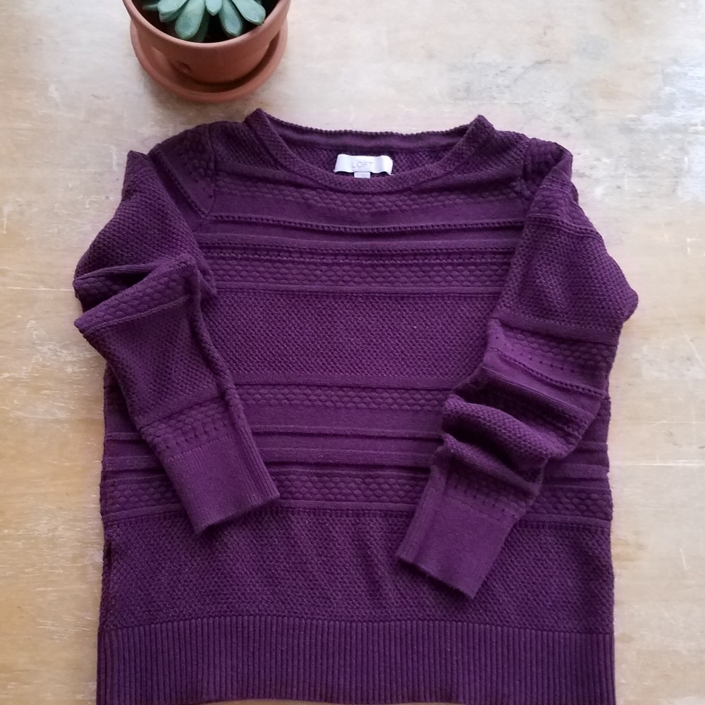 Ann Taylor LOFT Long Sleeve Sweater M in Berry